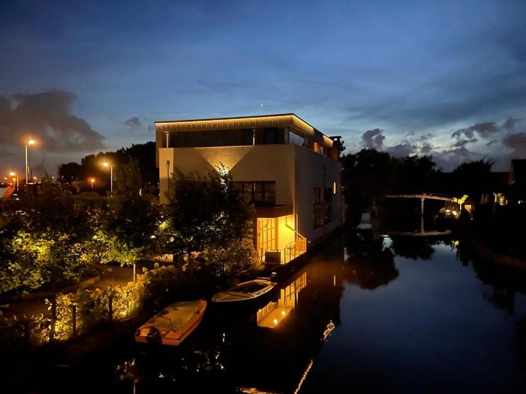 Above And Beyond - Luxe Suite Met Sauna En Stoomdouche Zaandam Bagian luar foto