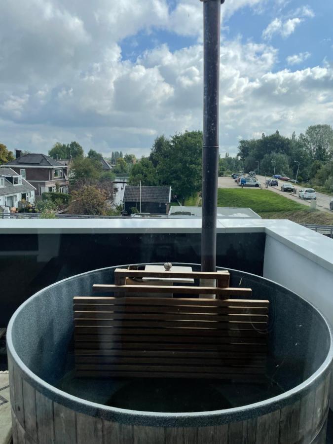 Above And Beyond - Luxe Suite Met Sauna En Stoomdouche Zaandam Bagian luar foto